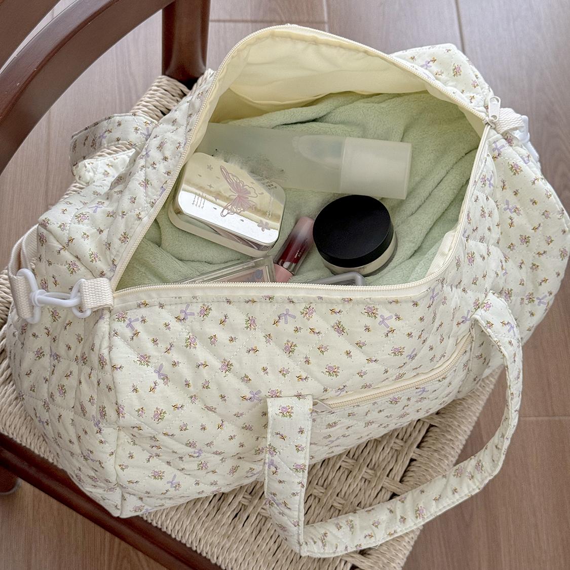 Instagram-style floral print soft quilted patchwork travel bag/gym bag with zipper; soft fabric weekend travel bag suitable for women.