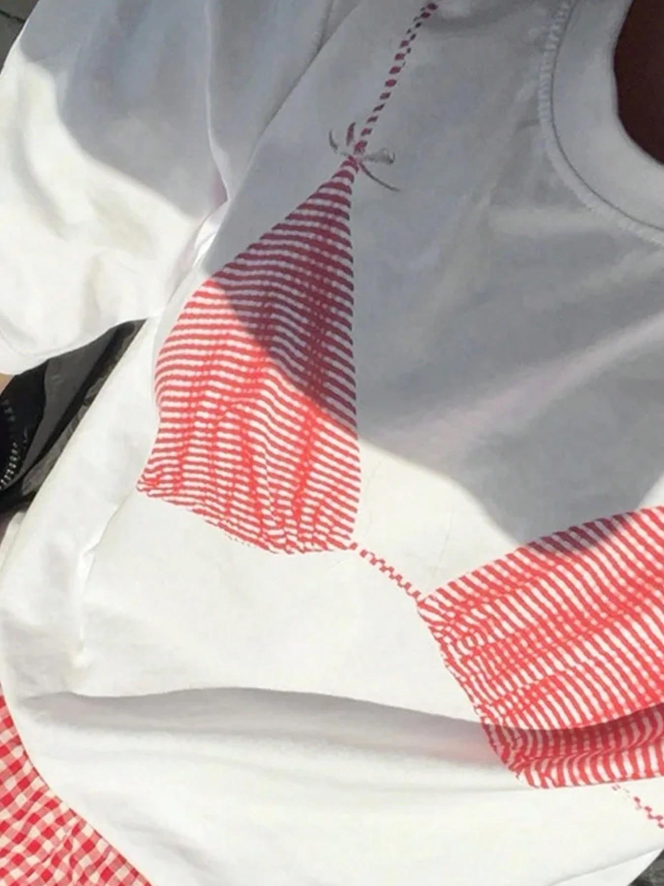 2026 Trending Women's Oversized 3D Bikini Print Graphic T-Shirt，Short Sleeve Crew Neck Funny Illusion Top，Y2K Retro Aesthetic Streetwear，Daily, Party, Vacation, Street Style - TikTok Viral Summer Outfits for Teen Girls & Young Women，Cute Novelty Graphic