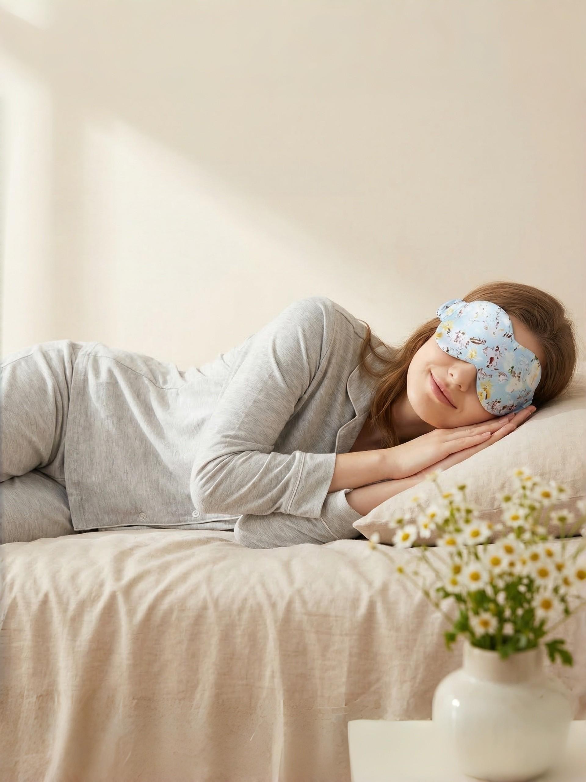 Zero Gravity Cooling Eye Mask, 3D Contoured for Side Sleepers, 100% Blackout & Noise Blocking, Ice Silk Fabric, Perfect for Summer Travel