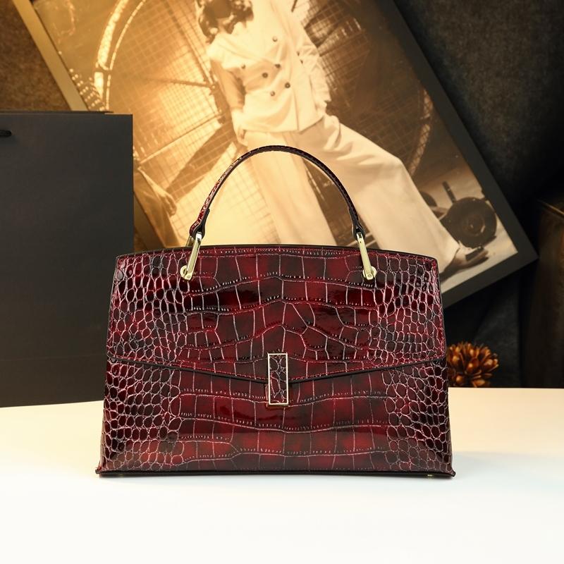 Luxury Wine Crocodile Texture Handbag, High-End Commuter Crossbody Bag, Elegant Mother Bag, Large Capacity Shoulder Bag