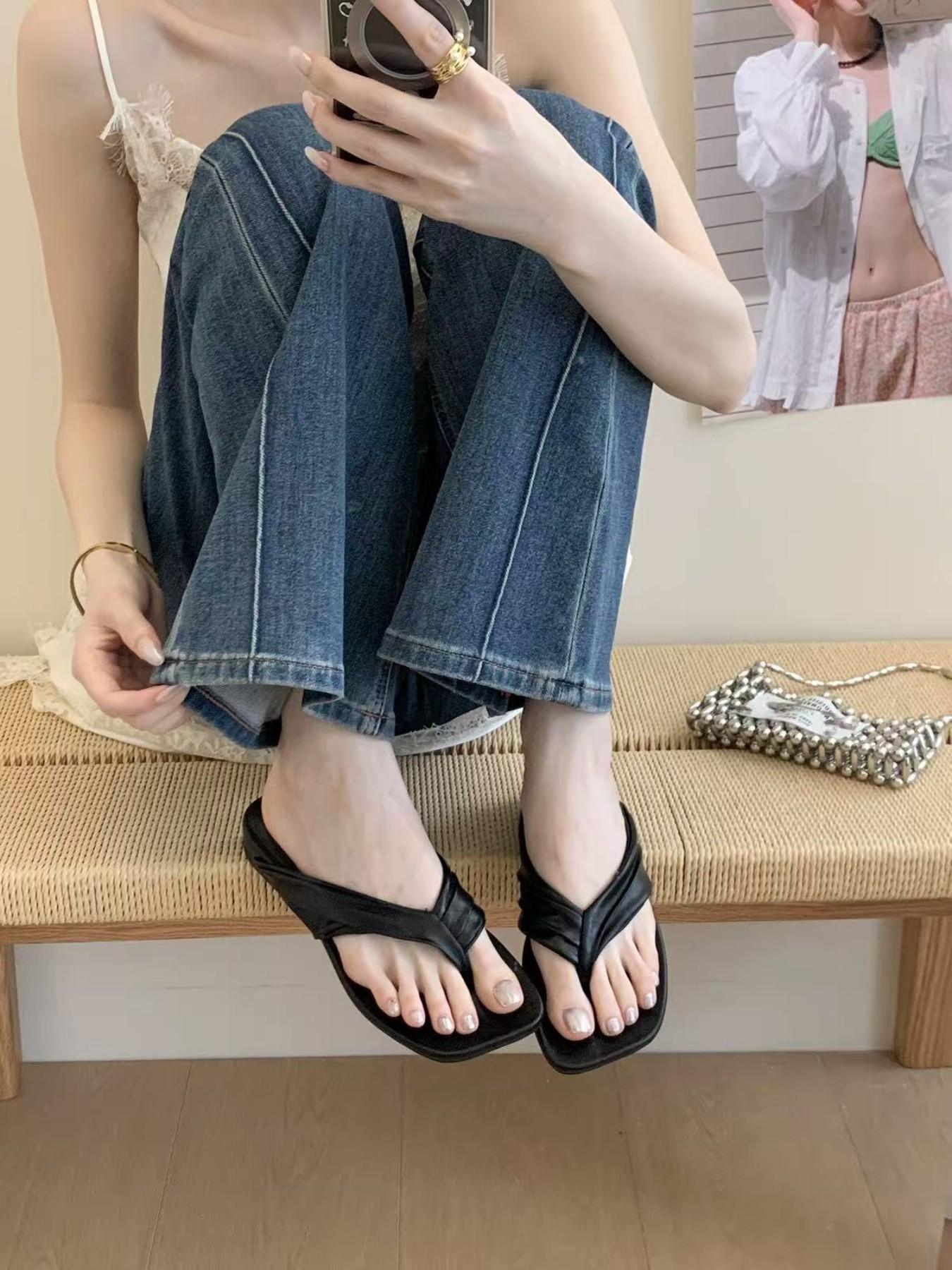 2026 Summer New Square Toe Sandals for Women, Outdoor Wear, Flat Sole, Slip-On, Comfortable Beach Shoes, Trendy Footwear
