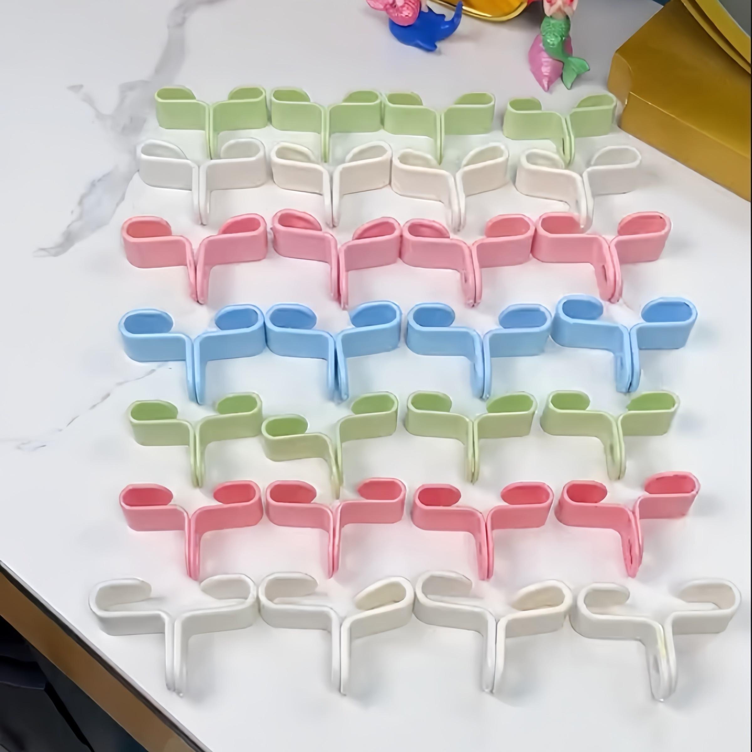 Foldable Plastic Clothes Hanger Hook, 50pcs Portable Hanging Coat Hook, Space Saving Home Storage Hook for Bedroom, Living Room, Office