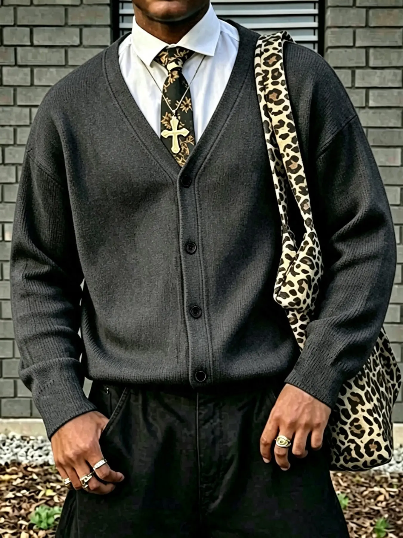Men's Stylish V-Neck Knit Cardigan, Casual and Loose Long-Sleeved Button-Down Solid Black Sweater Jacket, Suitable for Everyday Business and Street Wear.