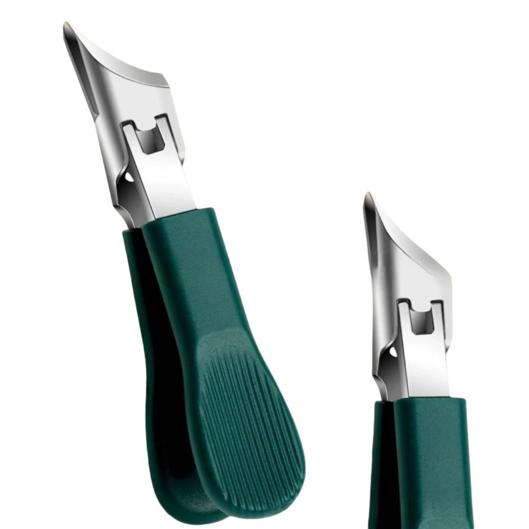 A set of 3 eagle-beak angled nail clippers, a multi-functional household nail clipper set with a large opening and splash-proof design, high-grade thickened hard nail trimmers.