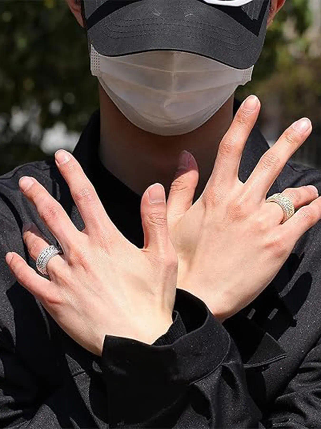 Fashion Hip-Hop Rock Ring - Diamond Rotating Stress-Relieving Cuban Ring, Pure Gold Plated Copper Material, 3A Grade Cubic Zirconia, Shiny Diamond Cuban Chain Ring, Micro Set Zirconia Ring - Gender-Neutral Punk Accessories, Gold and Silver Color