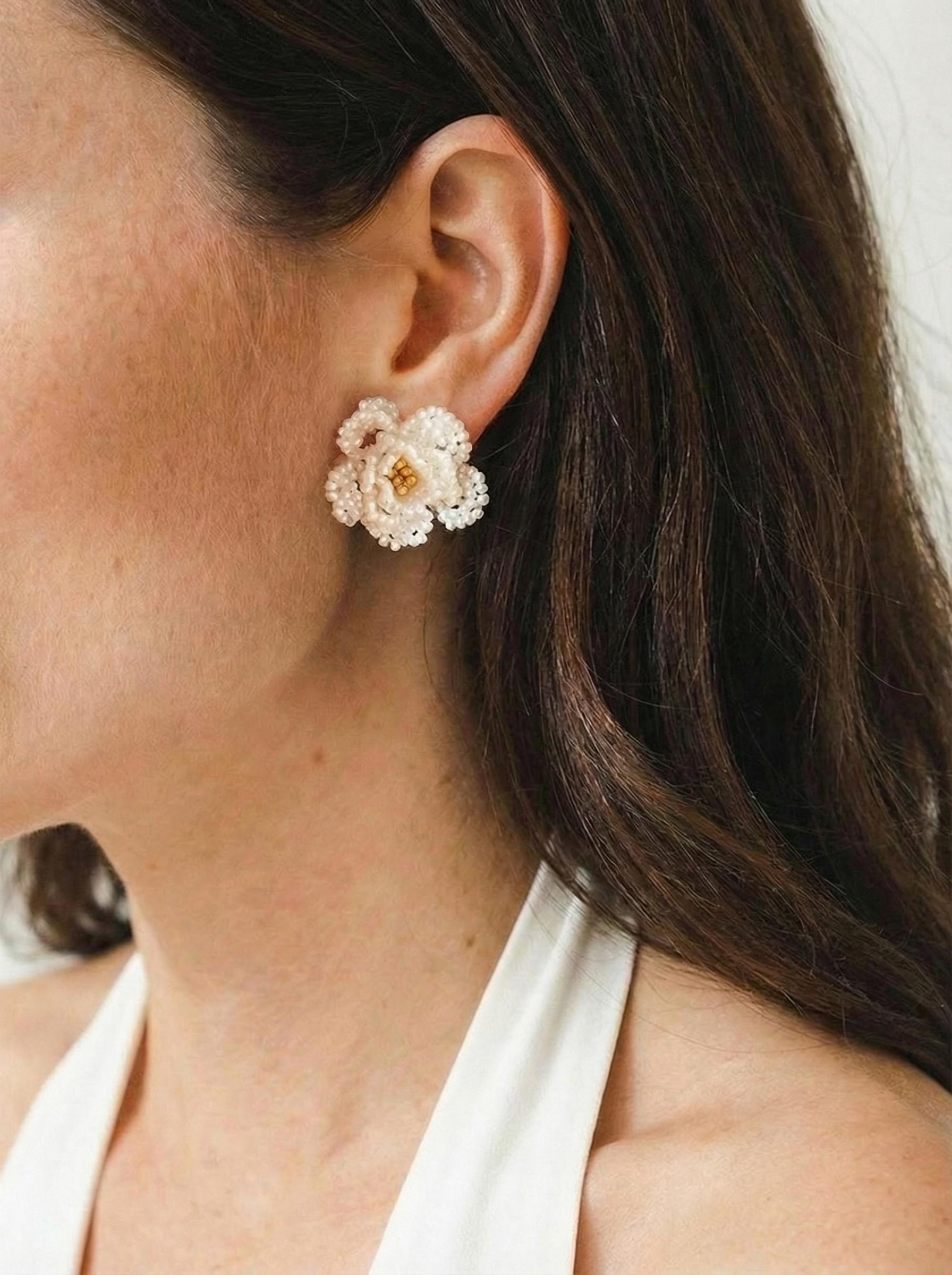 French Elegant Glass Bead Flower Earrings and Necklace Set, Perfect Gift for Daily Wear, Engagement Parties, Holidays