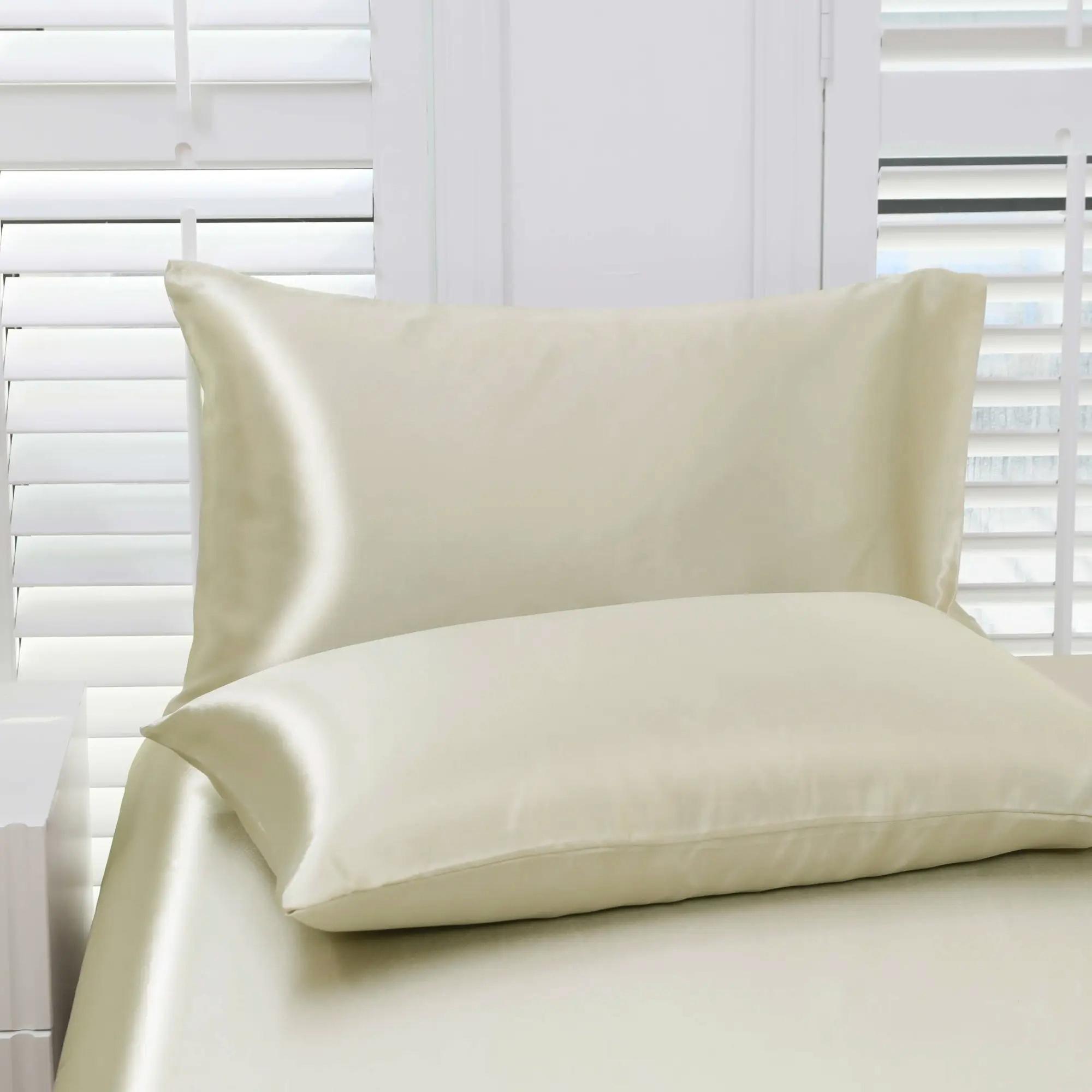 Solid-color satin pillowcases, skin-friendly and breathable unfilled pillowcases, soft and comfortable home and dormitory bedding accessories, cool and smooth to the touch, for a refreshing bedroom, bedroom decor, silky satin bedding