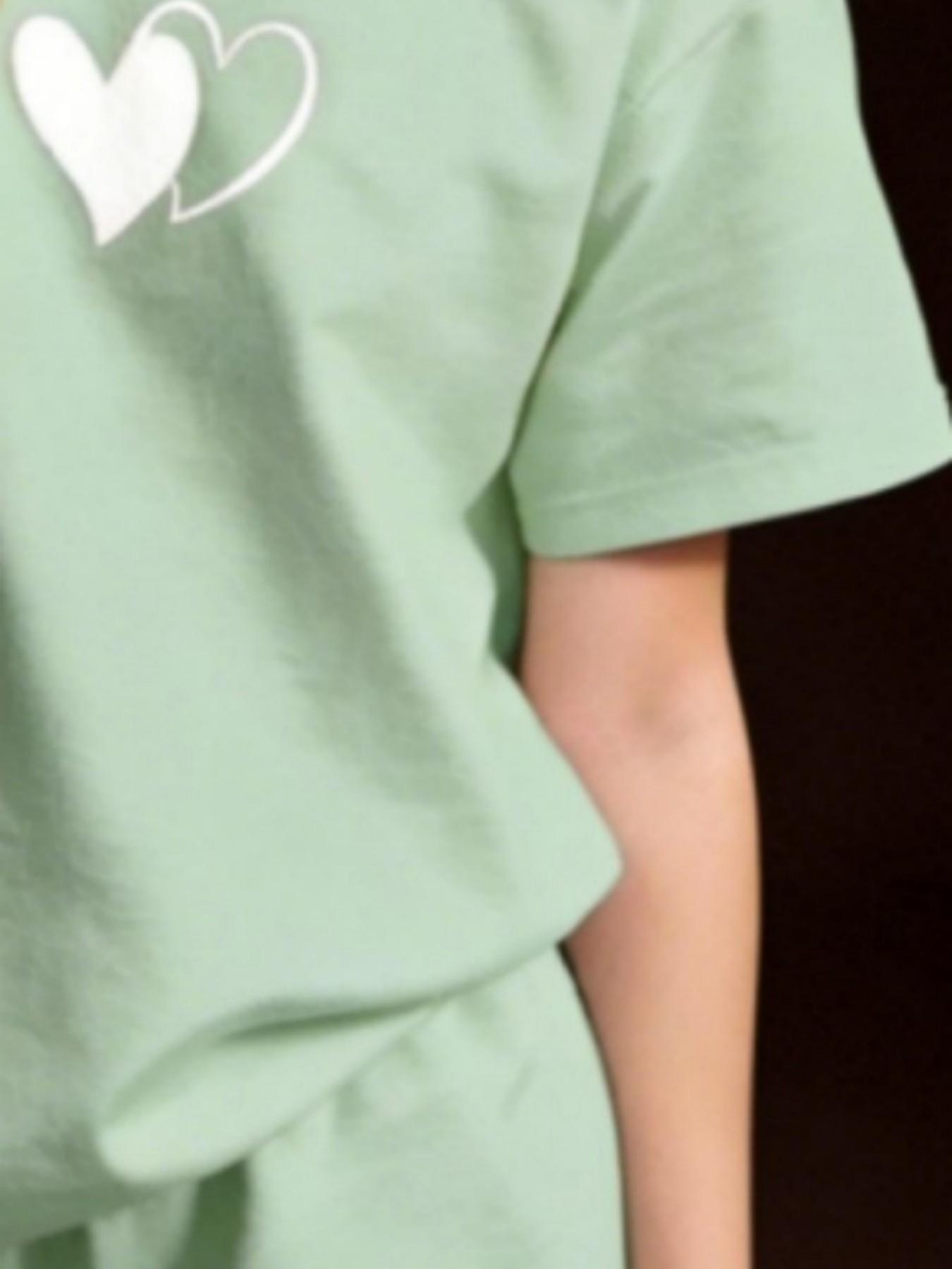 School-Style Set: Girls' Comfortable Summer Short-Sleeve T-Shirt and Shorts Two-Piece Set for School; Girls' Activewear with Printed Design; Girls' Round-Neck Short-Sleeve T-Shirt—Casual and Fashionable Summer Clothing for Kids