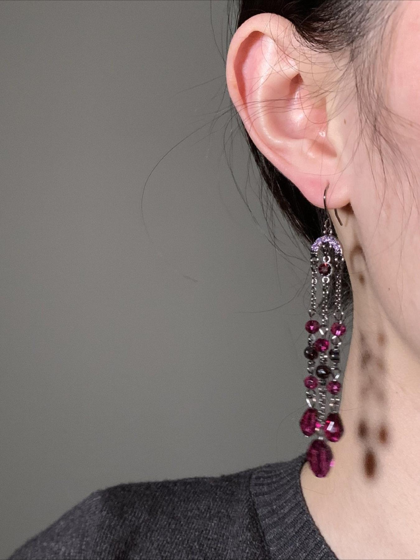 1 Pair of Bohemian-Style Long Earrings with Mysterious Purple Beads and Fringe – Women's Earrings with A Retro, Elegant, and Sophisticated Look, Perfect for Parties and Vacations