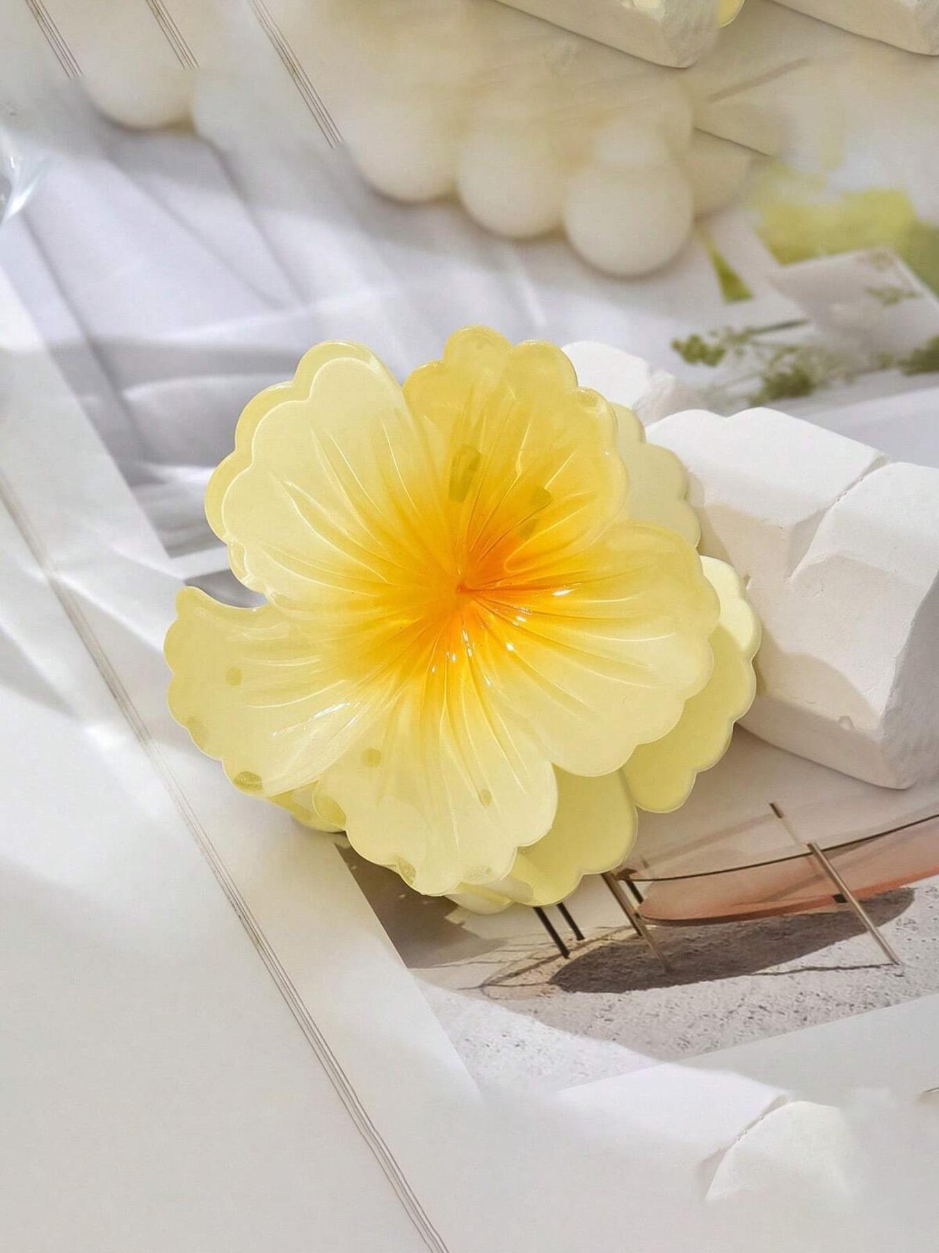 Blossom Design Hair Clips Set, & Blue Block, Layered Petal Texture, Secure Tooth Clip, Elegant All-Season Accessory