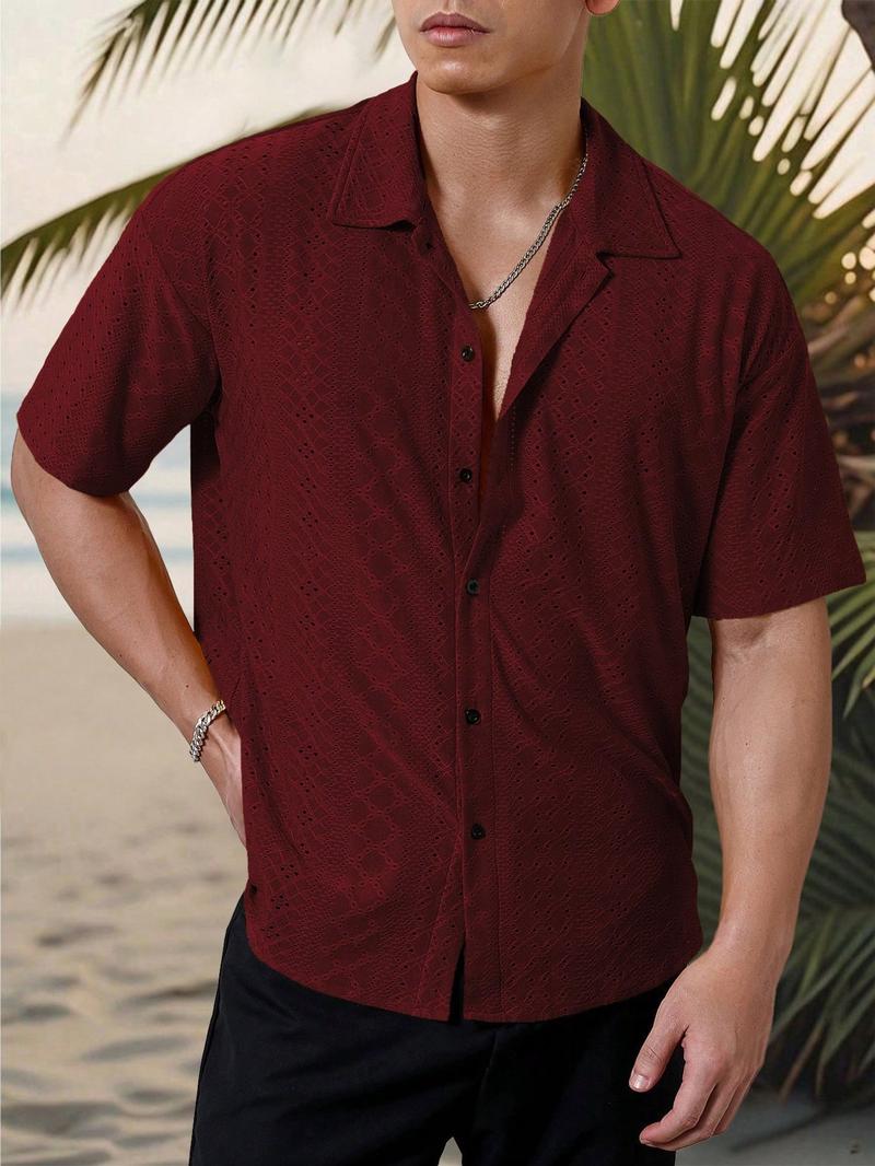 Men's Vacation Casual Style, INS Matched With A Knitted Black And White Geometric Striped Crochet Textured Jacquard Loose Short-Sleeve Shirt. Featuring A Button Placket, This Shirt Embodies French Elegance And Romance, Making It Perfect For Hawaiian Beach