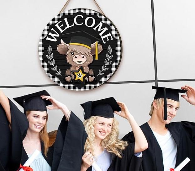 Easter Highland Cow Sign Interchangeable Welcome Sign with Magnet Detachable Hats Cute Cattle Hanging for Easter Holiday Seasonal Western Cow Decorations Birthday Home Wall Living Room Garden Cattle Farmhouse Porch Frontdoor Decor, Gift for Cow Lover