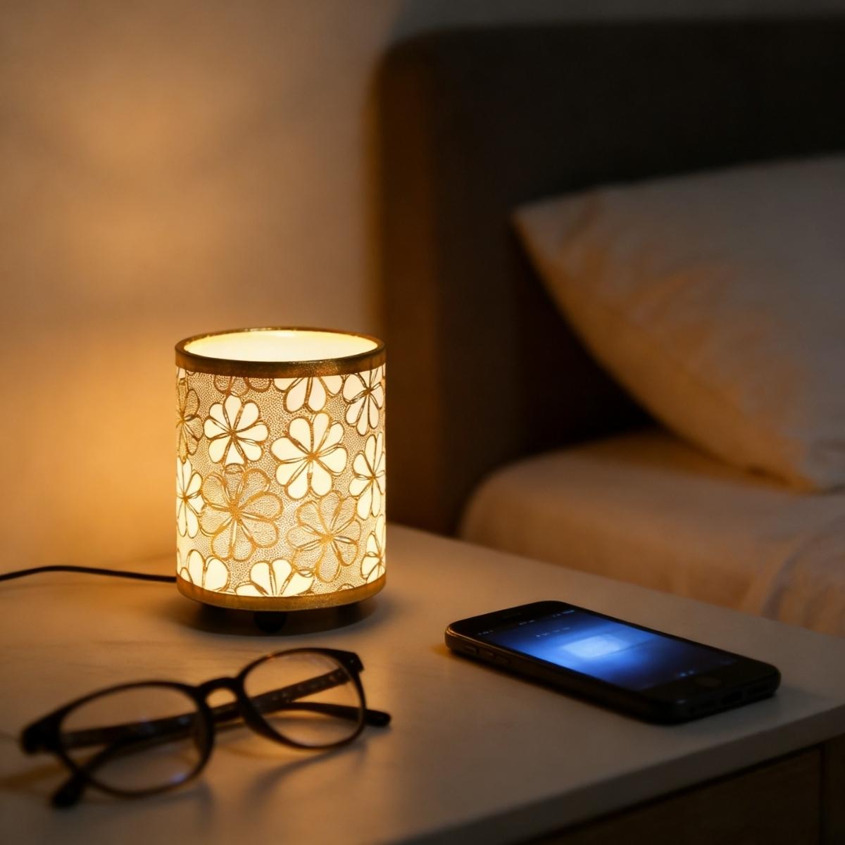 Small Bedside Lamp, Bohemian Style Living Room Table Lamp, USB Powered Night Light, Linen & Floral Cloth Shade, Metal Base, Kids' Room Decor