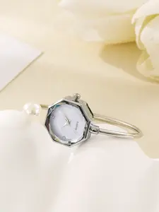 Elegant Women's Silver Color Pearl Quartz Watch, Octagonal Dial Without Numbers, Perfect for Daily Wear & Gifts