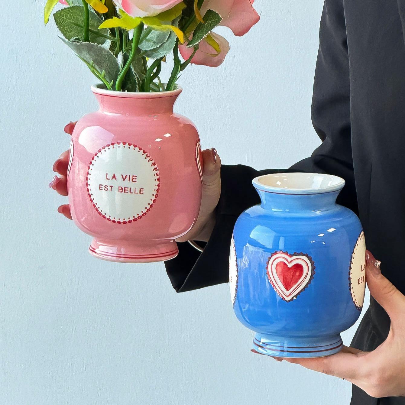 Hand-Painted Irregular Ceramic Vase, Heart Pattern, Home Decor Ornament, Small Flower Vase for Living Room, Unique Gift Idea