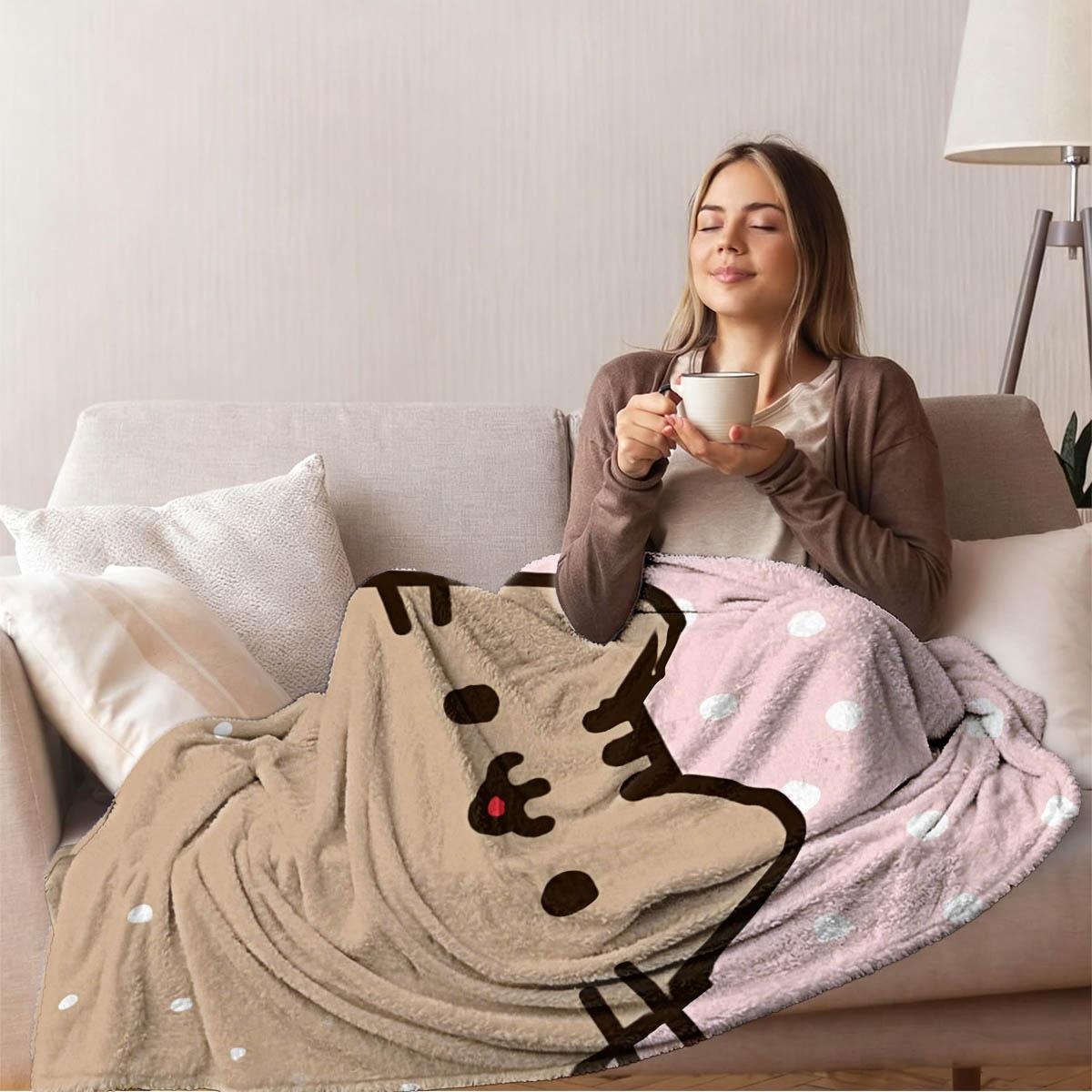 Cute Cat Print Blanket, Soft Flannel, Durable, Home Office Dorm Nap Mat, Bedroom Decor, Gift, Multiple Sizes Available