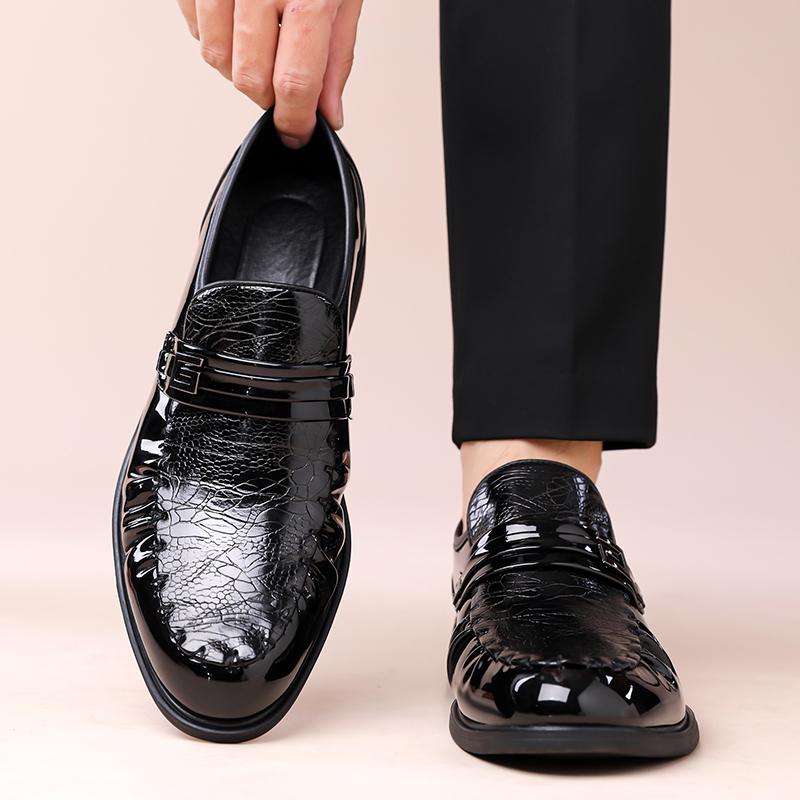 Men Loafers with PU Embossed Pattern Fashionable  Classic Business Dress Shoes