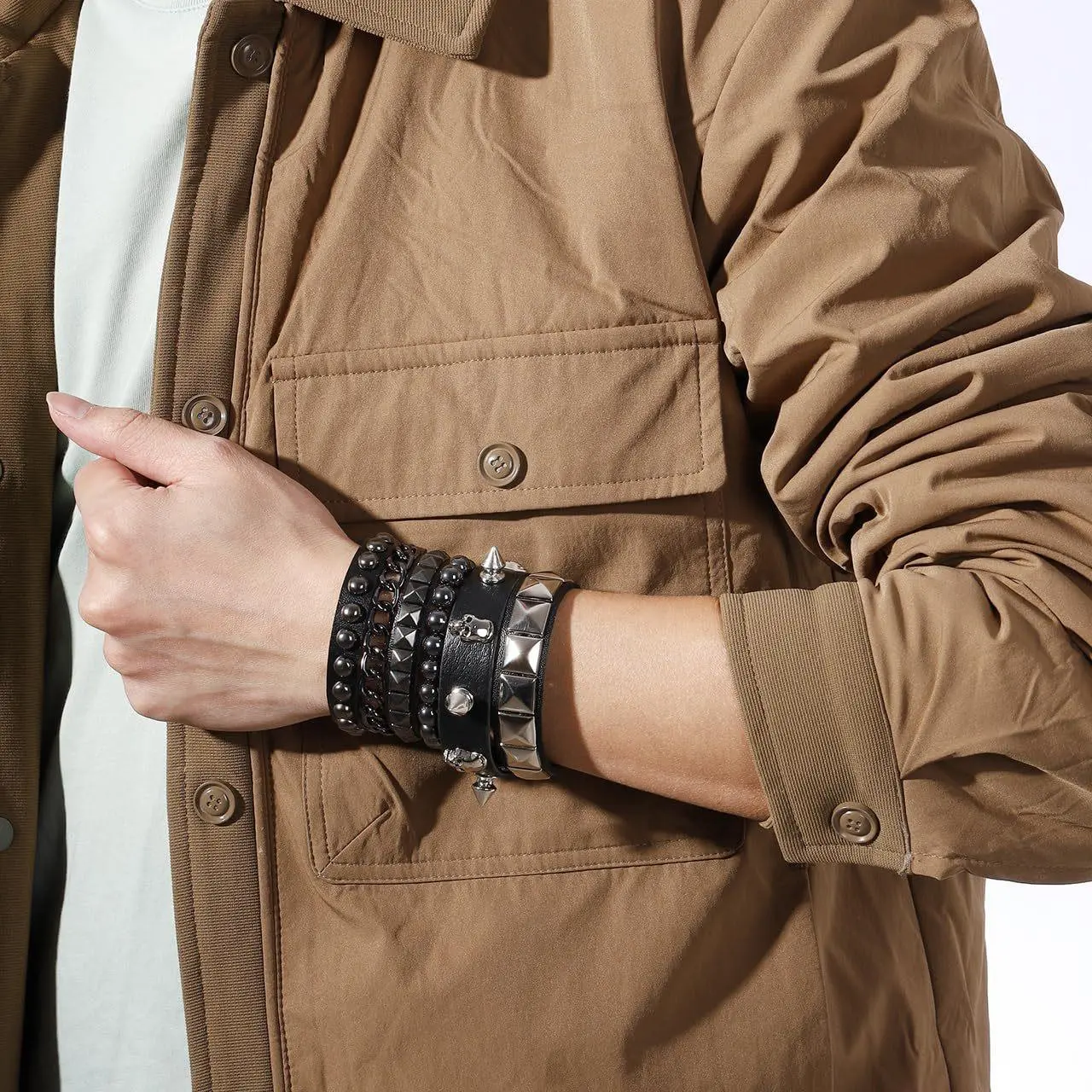 5Pcs Punk Braided Leather Bracelets Set, Retro Black Rock Skull Bracelet Gothic Cuff Wrap Bangle Multi-layer Bracelets Rock Wristbands Halloween XMAS Leather Rivet Spike Studded Cuff Wristband Star Accessories