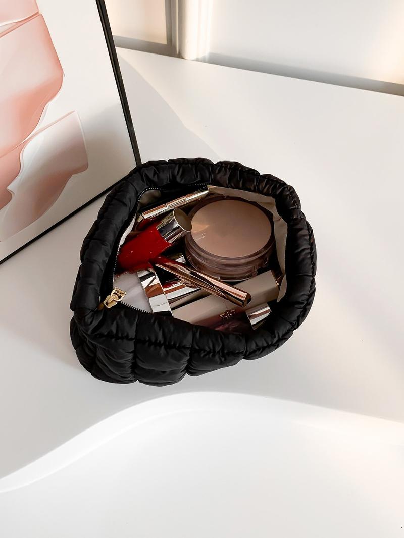 Ladies' fashion quilted plaid convenient makeup bag, casual solid color pleated design lightweight large-capacity storage bag Cosmetic Pouch