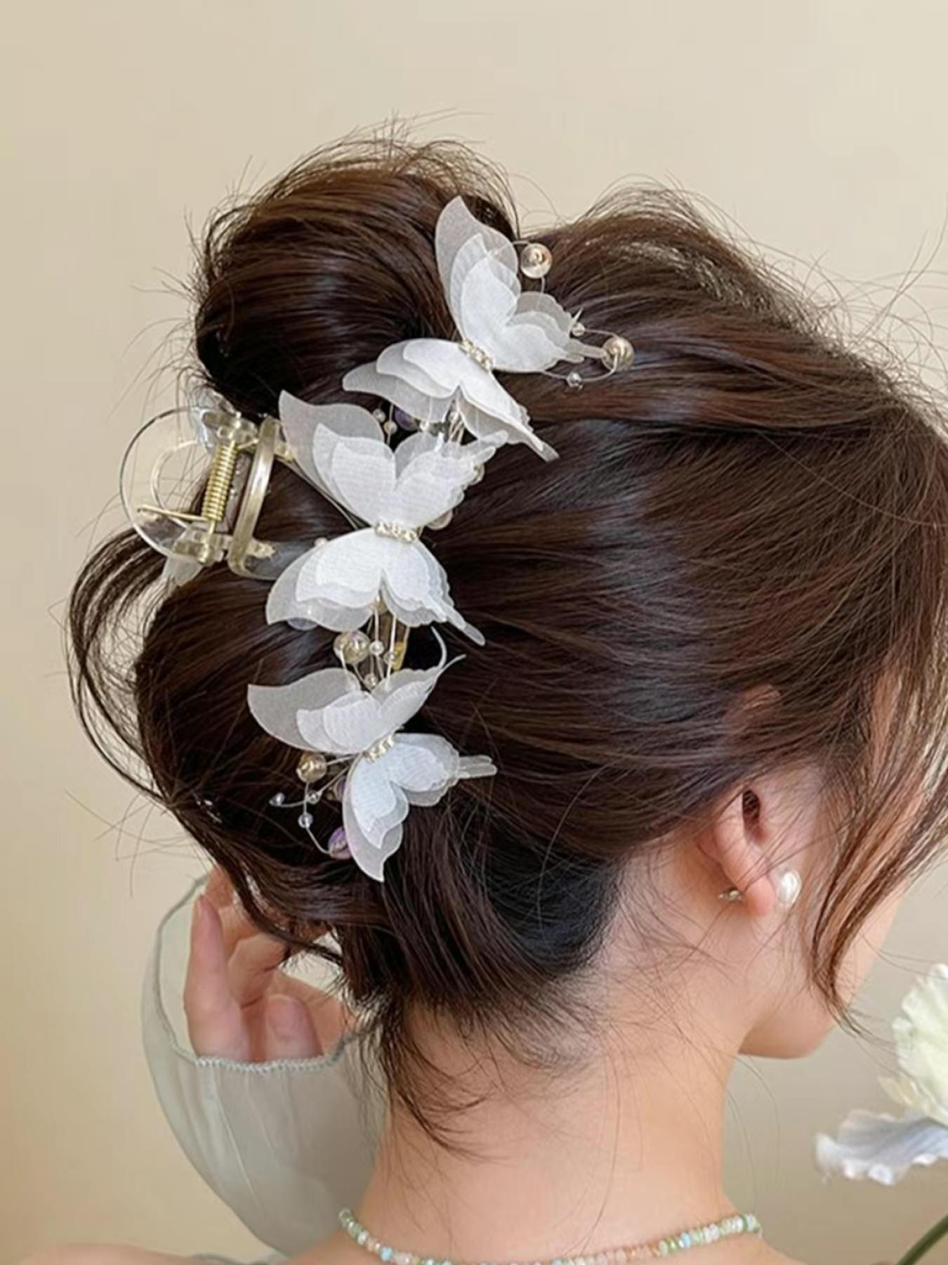 A fashionable and elegant butterfly pattern hair claw headband, suitable for daily wear, vacation and dating occasions, and also a surprising and exquisite small gift.
