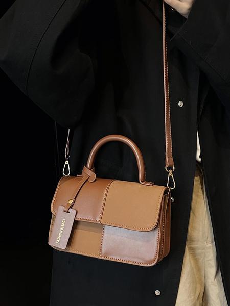 Women's Simple and Personalized Retro Square Bag with Flip Cover, Fashion Purses, Fashionable and Casual, Versatile and Trendy Exquisite Women's Shoulder Bag Crossbody Bag, Suitable for Office and University Use, Suitable for Travel and Outings.