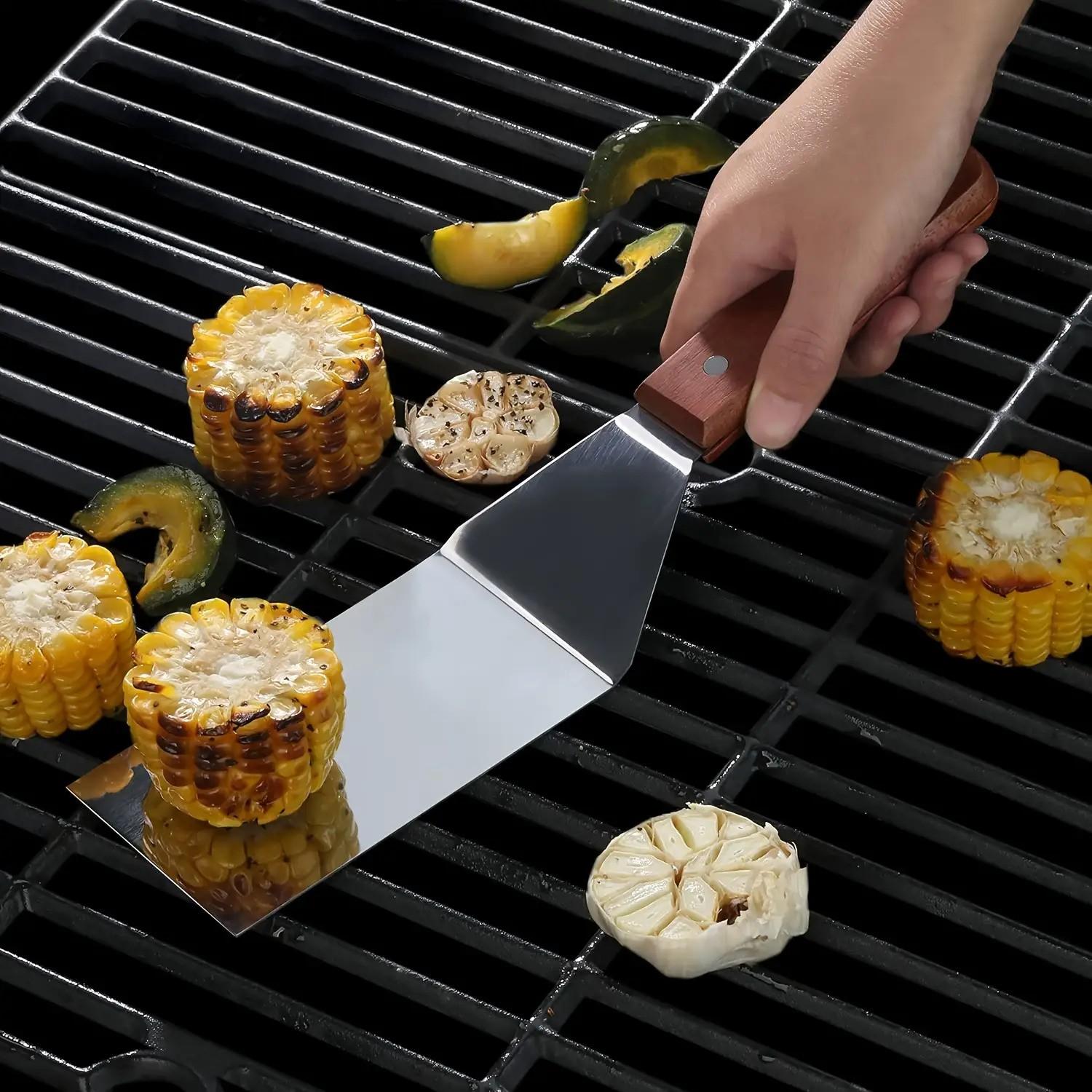 Stainless Steel Cake Spatula with Wooden Handle, BBQ Grill Tool, Ideal for Cast Iron Pans, Grills, and Baking, Cooking Utensil