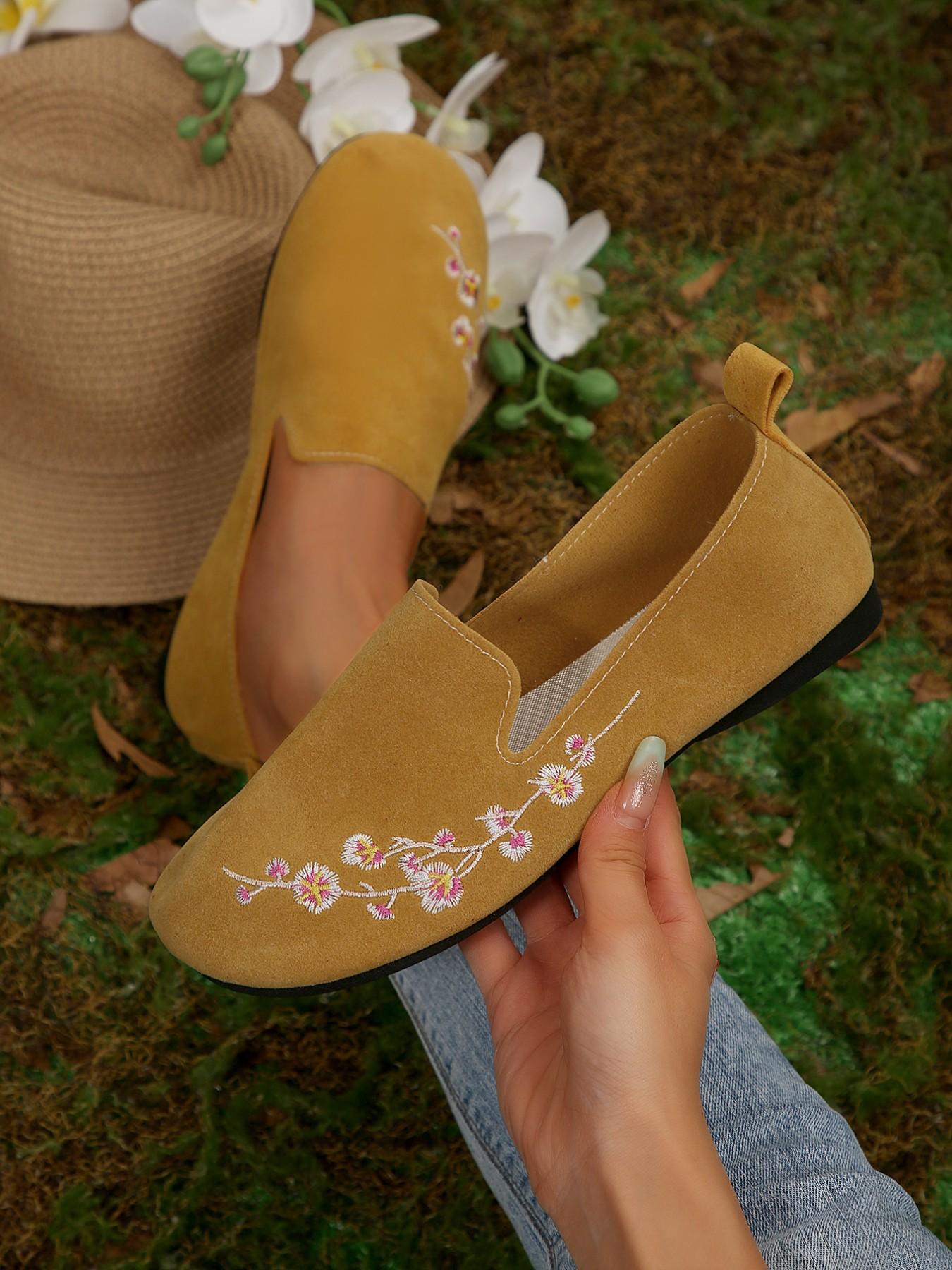 Women's Flat Shoes, Spring Summer New Arrival, Ethnic Style Vintage Low Top Embroidered Flowers, Soft Sole Mom Shoes, Casual PU Leather