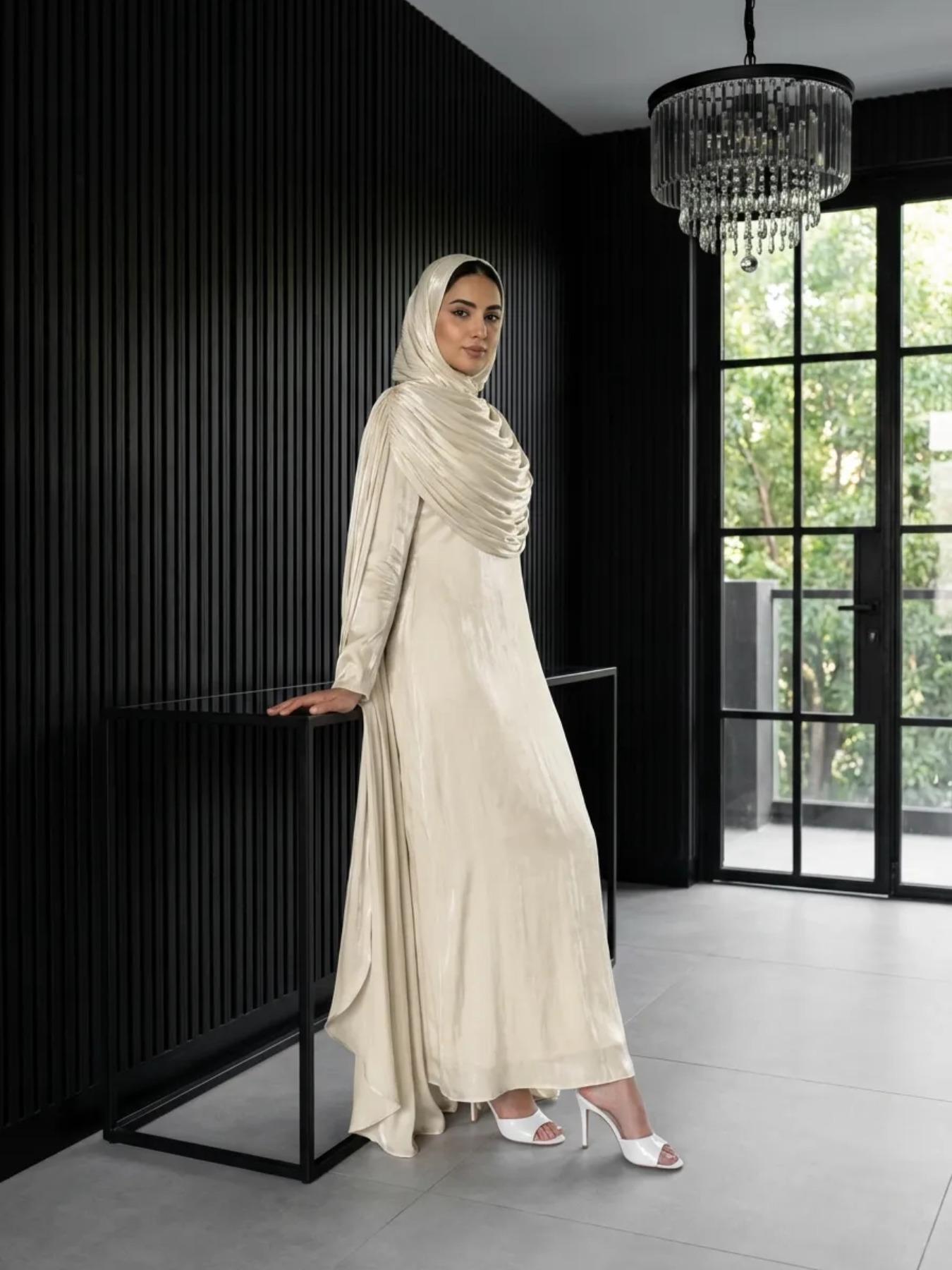 Elegant Pleated Cape Abaya Long Robe, Fashionable Light-Reflective Party Dress, Muslim Evening Dress, Perfect for Gatherings and Ceremonies, Modest Gown for Muslim Women