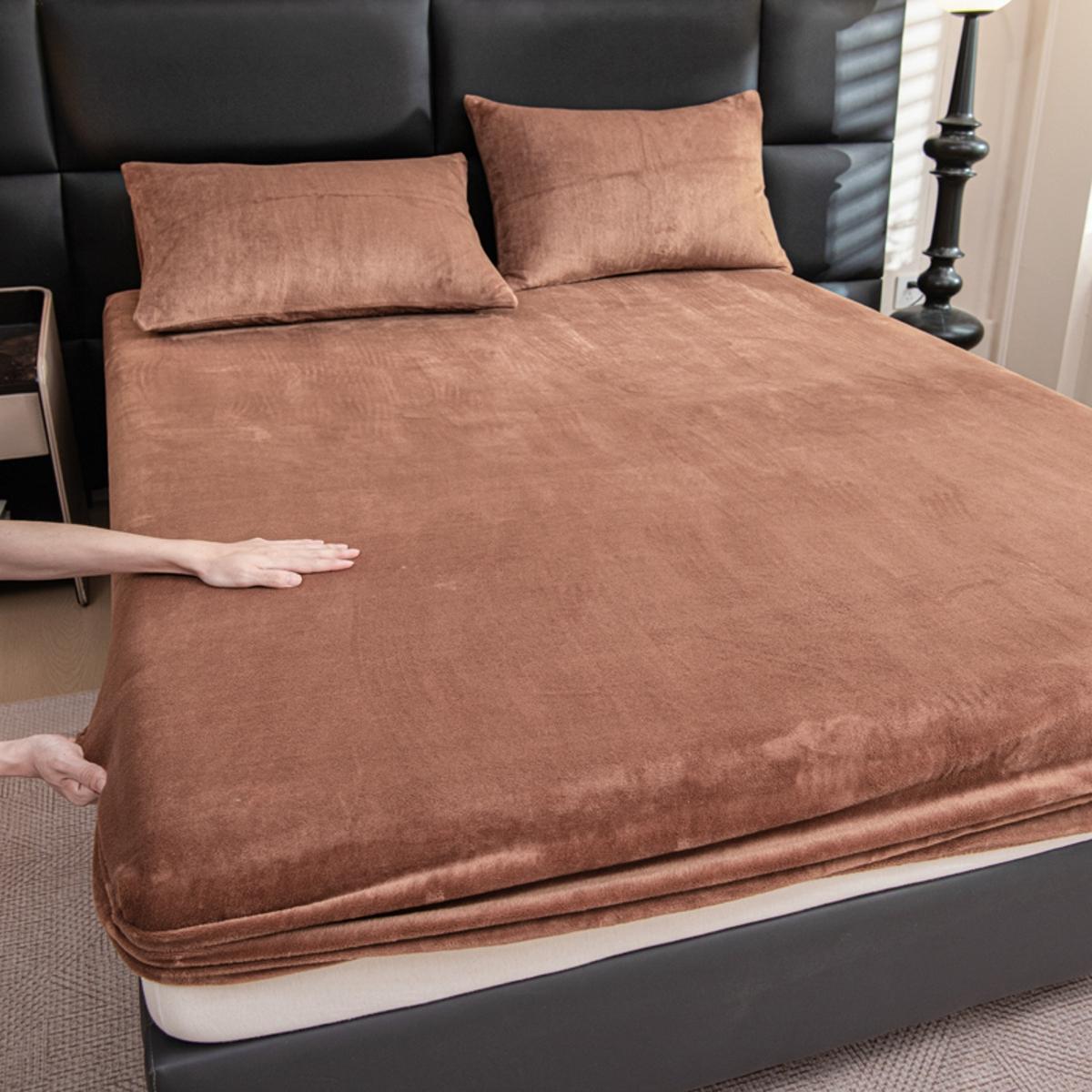 2/3-Piece Solid Color Fitted Sheet & Pillowcase Set, Bed Sheets Set – Includes 1 Deep Pocket Fitted Sheet + 2 Pillowcases, Soft Noiseless Breathable & Stain-Resistant, Machine Washable, Ideal for Bedroom, Guest Room, Dorm, Kids, Pets