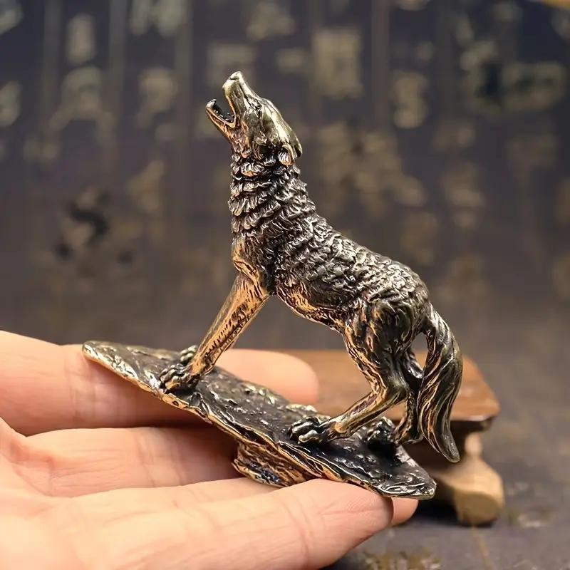 Solid Brass Wolf Figurine Tea Pet, Creative Copper Sculpture, Grassland Rock Wolf Statue, Collectible Art Craft, Home Decor, Decorative Sculptures