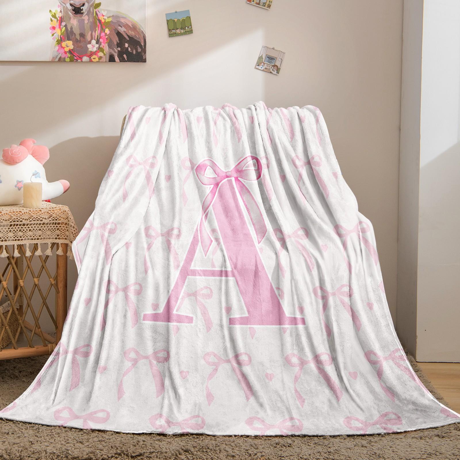 1Pc Bow Letter Flannel Blanket, Skin-Friendly Soft Lightweight And Comfortable, Versatile Multi-Use Easy to Store, Throw Blanket for Girls' Bedroom, Dorm And Home Nap