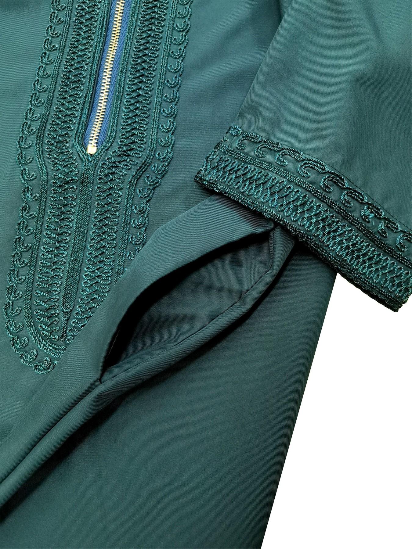 Men's Lightweight Hooded Islamic Thobe, Modest, Embroidered Zipper Front, Loose Fit, Ideal for Middle Eastern Men, Perfect for Festivals and Pilgrimages, Arabic Thobe