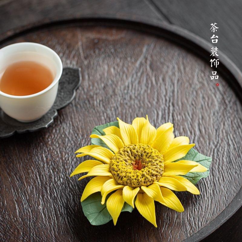 Wholesale handcrafted sunflower ceramic incense holders, sunflower incense stick holders, aromatherapy ceramic ornaments.