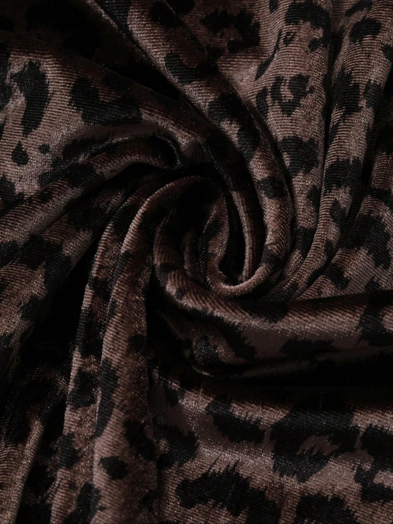 Women's Casual Velvet Leopard Print Loose Dropped Shoulder T-Shirt, Oversized T-Shirt，Comfortable and Stylish, Perfect for Everyday Wear, Ladies Fashion Top