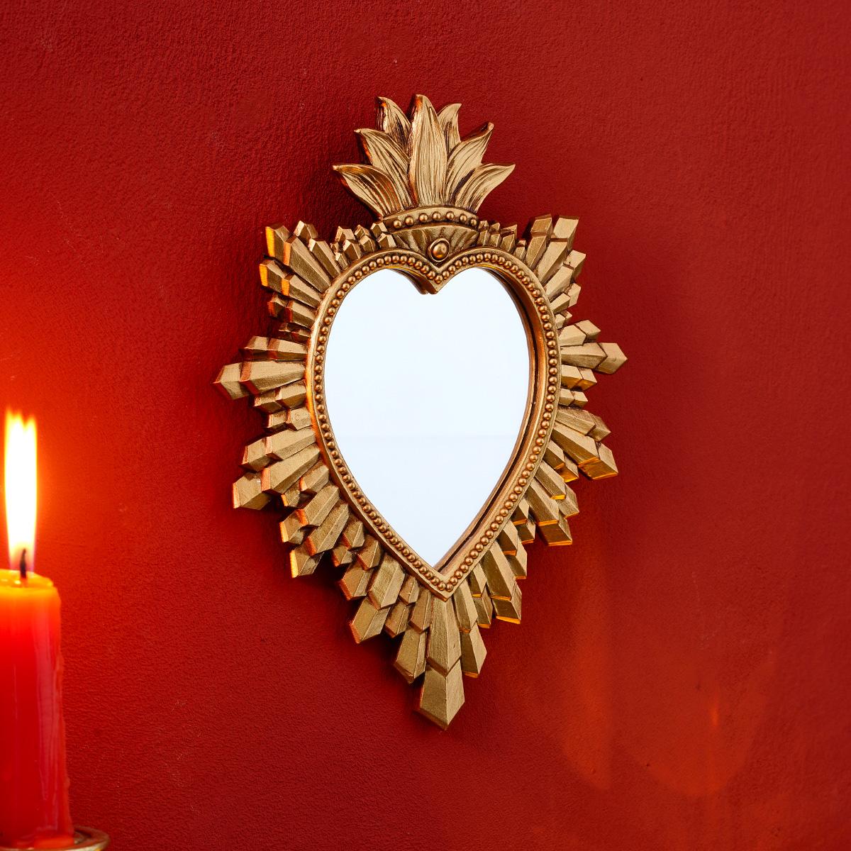 1pc Golden and Black Flame Heart-Shaped Decorative Pendant, Resin Sacred Heart Hanging Ornament, Suitable for Religious or Home Wall Decoration, Photography Props and Theme Party Decoration