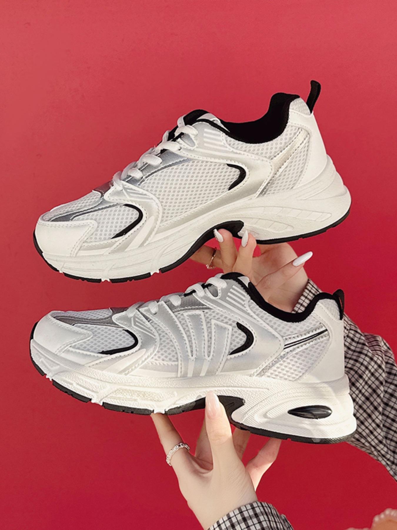 Stylish thick-soled tennis shoes for women, perfect for everyday use, blending outstanding comfort with modern casual fashion trends