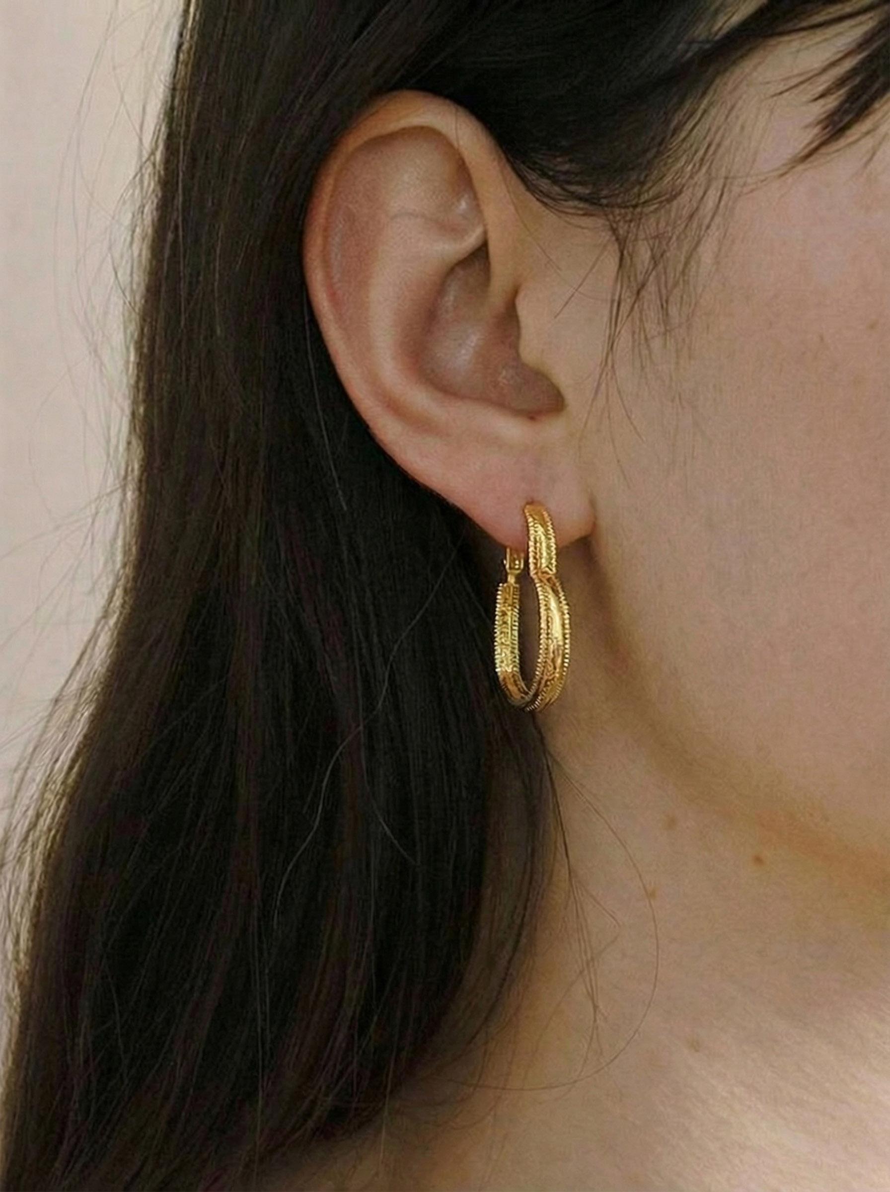 Stylish Heart-Shaped Hoop Earrings, Light-Luxury Design, Perfect for Everyday Wear & Festive Occasions, Ideal Gift Choice