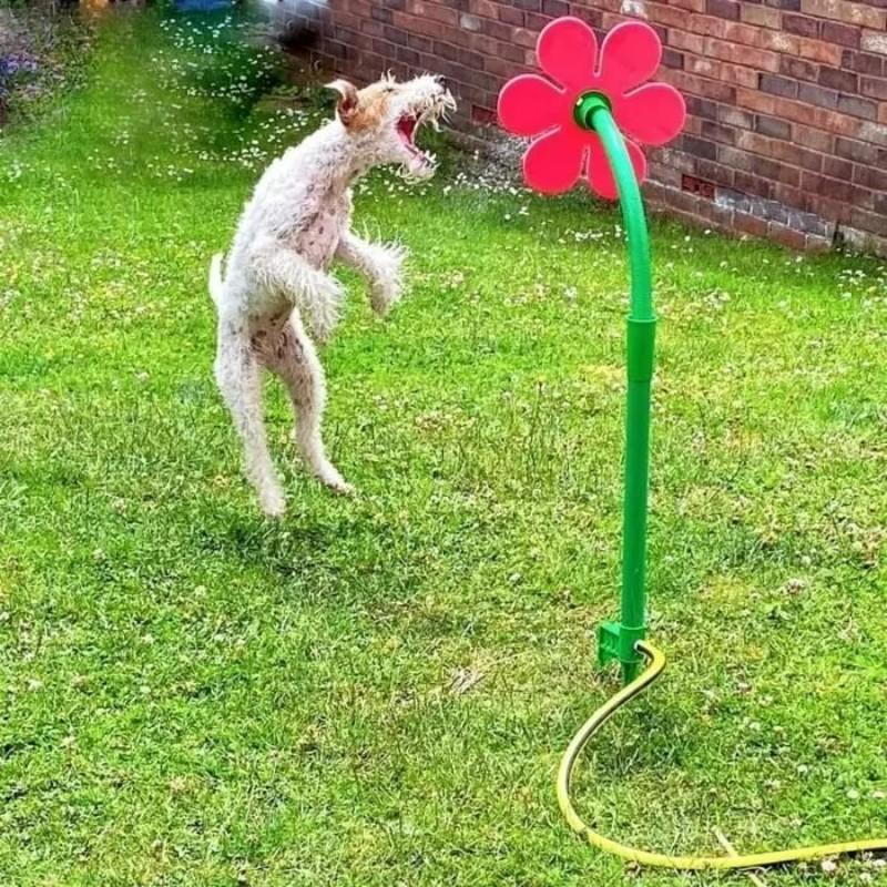 Crazy Daisy Sprinkler Crazy Dancing Flower Water Sprinklers Funny Sun Flower Dancing Daisy Lawn Sprinkler for Yard Watering Dogs Playing Red Garden Sprinklers