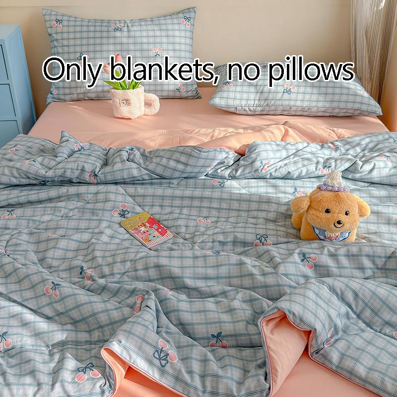 1pcs of small floral print summer quilt, super soft and skin-friendly air-conditioned quilt, suitable for use in all seasons, bedrooms, and living rooms