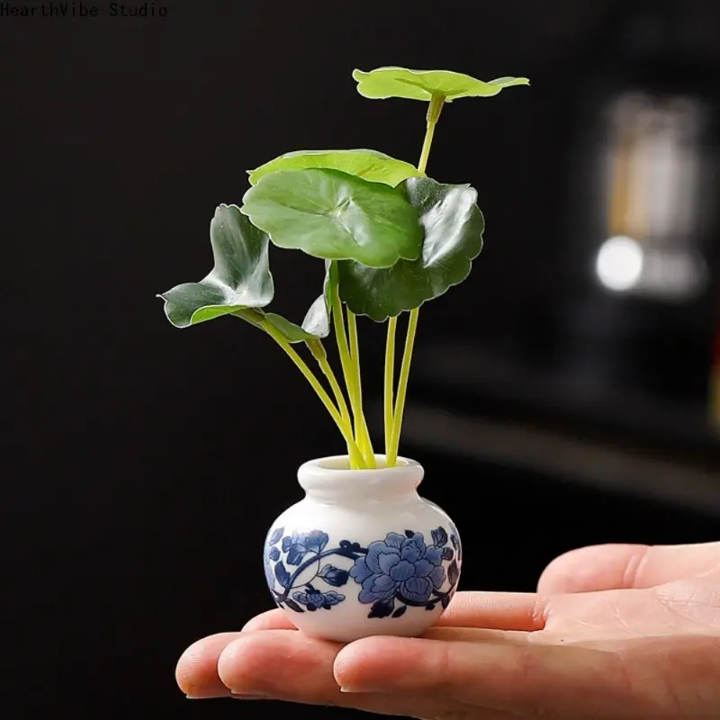 Handmade Vintage And Porcelain Ceramic Small Vase Ornaments for Halloween Thanksgiving Christmas Decorations Collectible Figurines