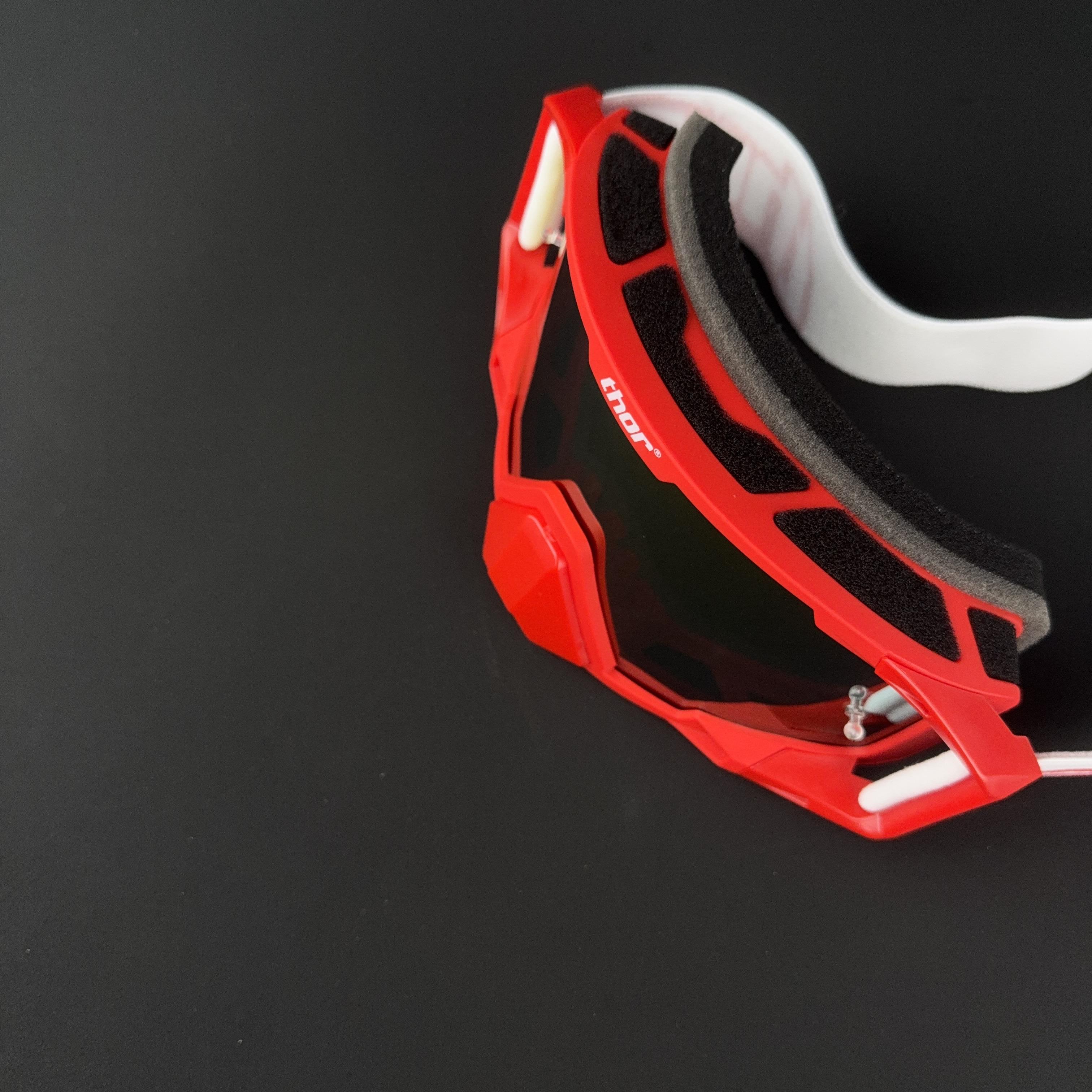 All-Season Motocross Goggles: Scratch-Resistant, Dustproof, UV-Protective, Adjustable Fit for ATV, Dirt Bike, Snowmobile & Off-Road Riding - Perfect Gift for Adults & Teens