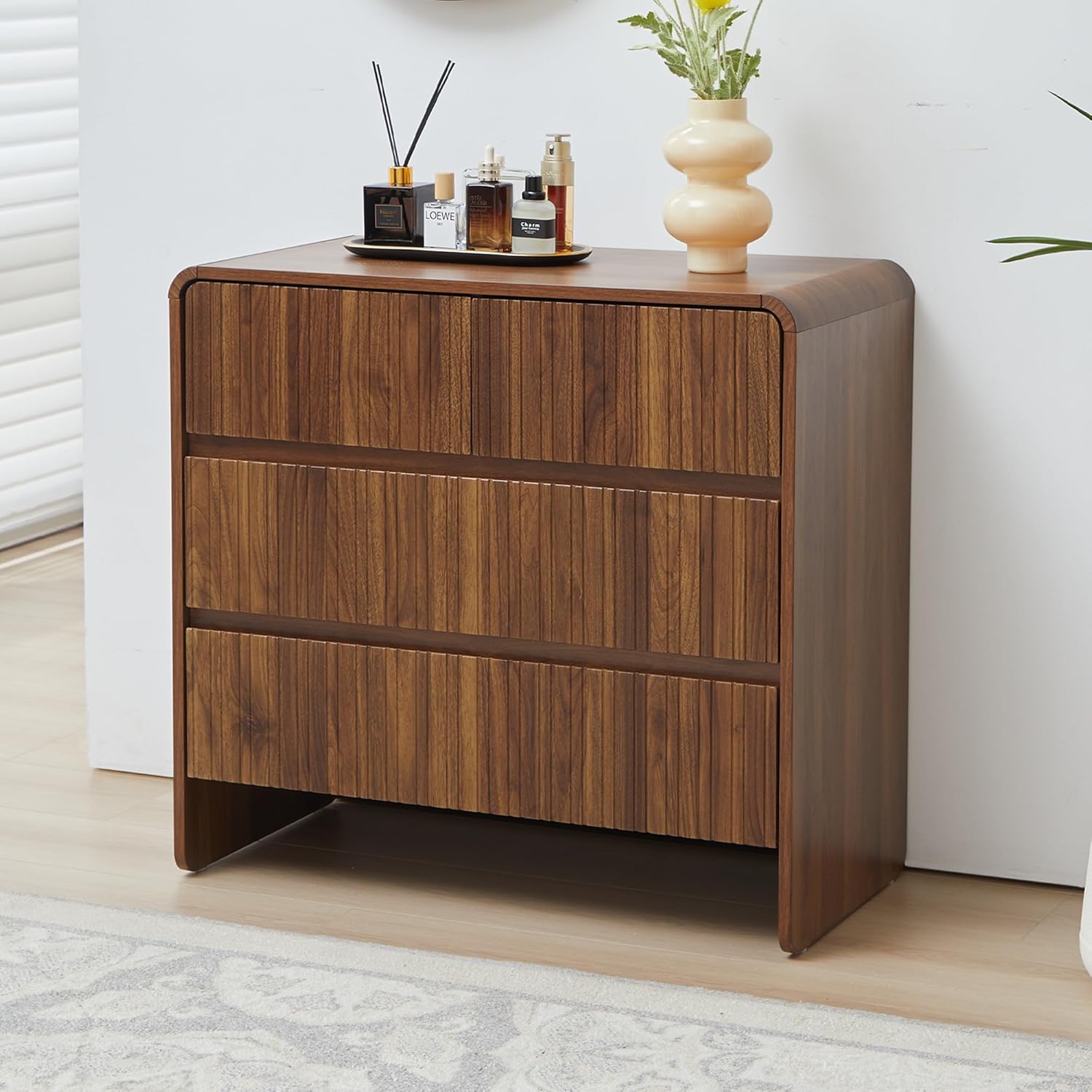 Giratree Fluted 4 Drawer Dresser for Bedroom Mid Century Modern Wide Chest of Drawer Curved Edge Wood Closet Dresser Nightstand with Storage for Bedroom Living Room Hallways Sideboard
