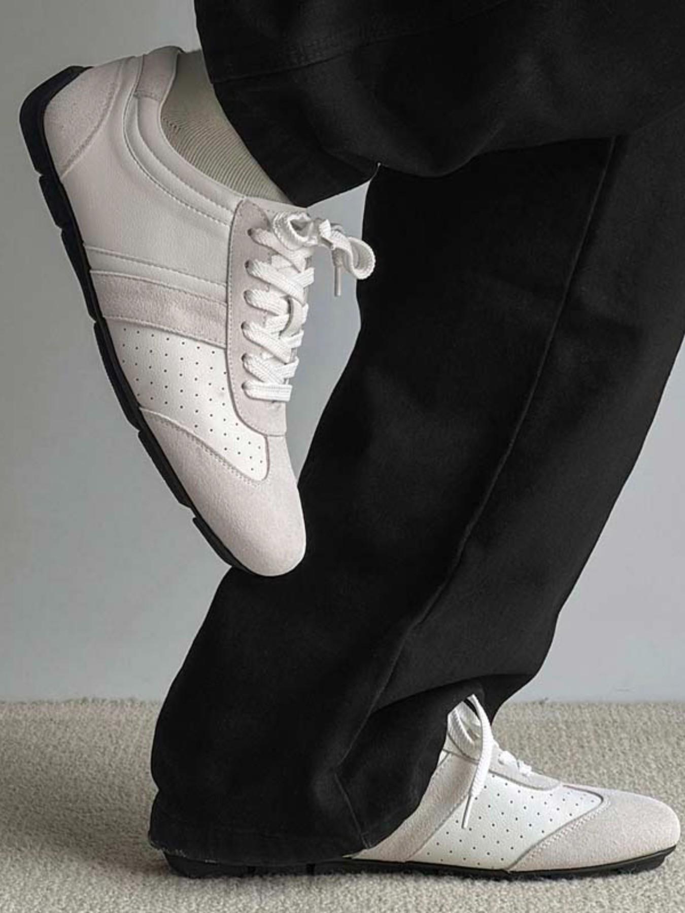 Men's Casual Leather Sneakers, Breathable Perforated Design, Low Top Lace-Up Shoes, Retro Style, Vintage Casual Shoes, Sizes 38-46, Ideal for Daily Wear, Flat Trainers