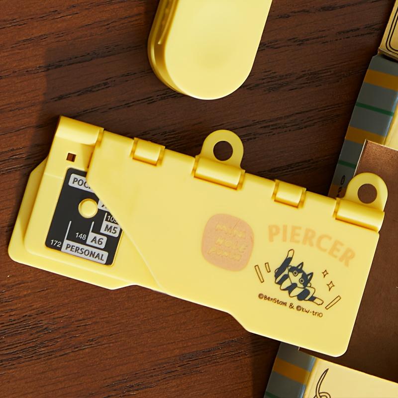 1pc Portable Card Punching Machine, Retro Color Punching Machine, Three Hole Punching Machine, Can Punch M5A7A6 and Other Sizes, Smooth Hole Puncher