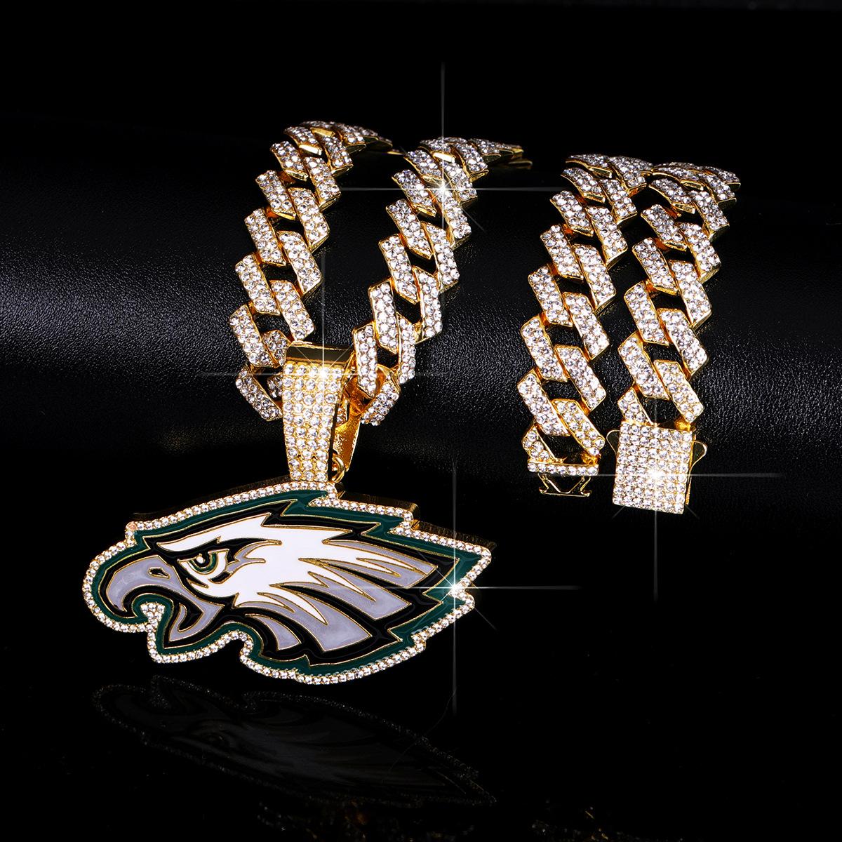Alloy pendant, fashionable and unique Philadelphia Eagles football team necklace, unisex street hip-hop style