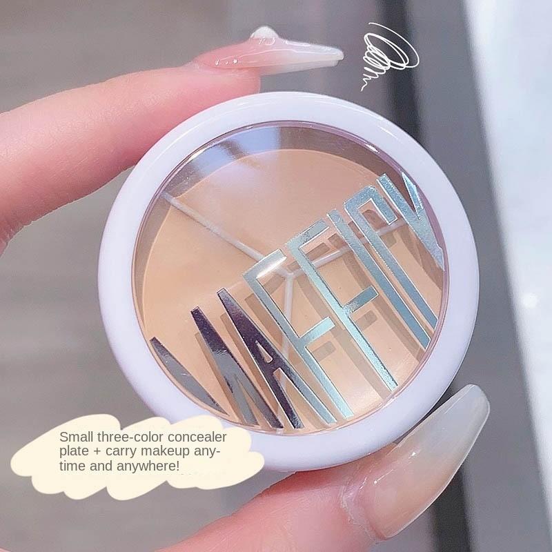 Long-Lasting Matte Concealer Trio, Dark Circle Corrector, Smooth Gel Finish, Covers Redness, Brightens Skin, Medium Coverage, All Skin Types