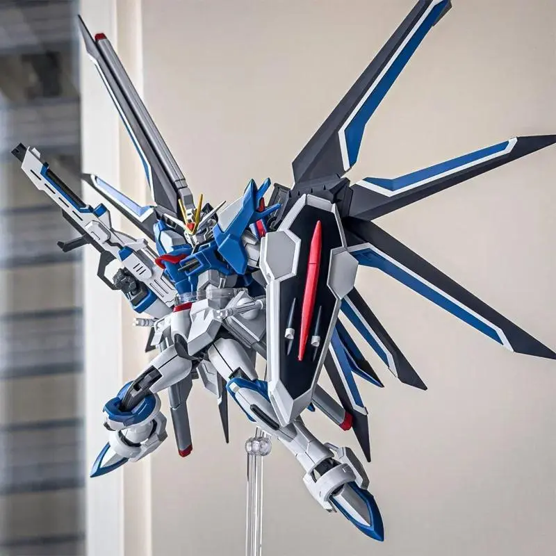 HG 1/144 Flying Freedom SEEDFREEDMO Mech Assembly Model Kit, Action Figure, Boy's Puzzle Toy, Desktop Decoration, Collectible Gift, Collectibles