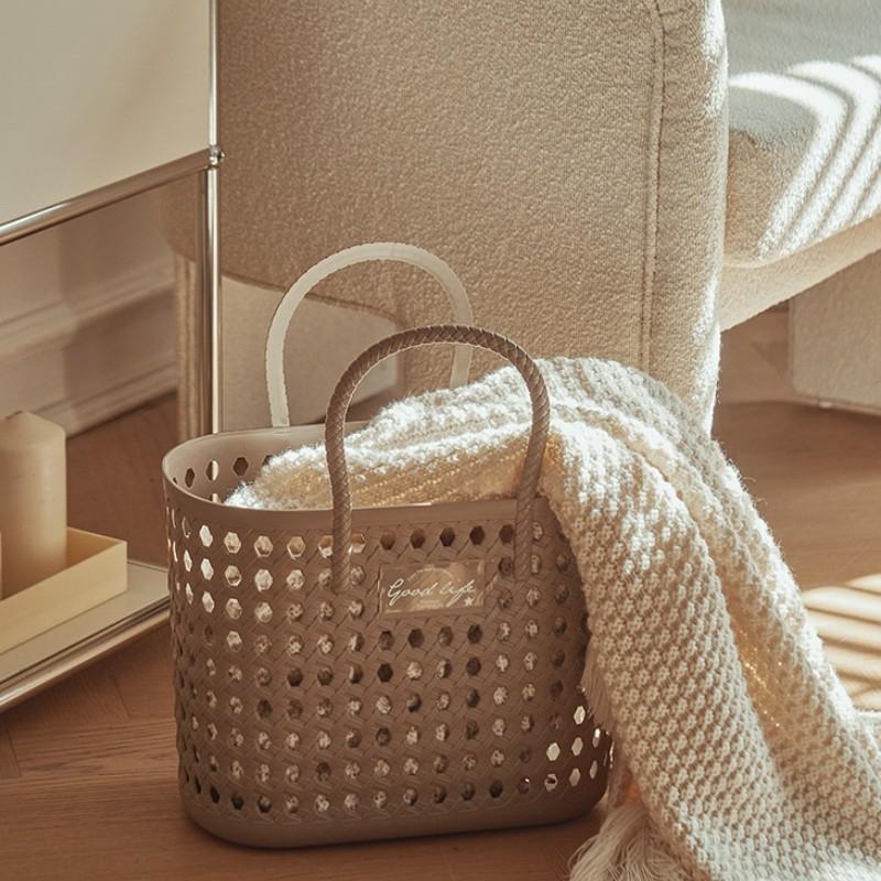 1 portable picnic basket/camping basket/home shopping basket/bathroom toiletries storage basket, sand-proof waterproof handbag with drain hole, suitable for travel essentials, outdoor equipment on holiday beach, mesh storage basket.