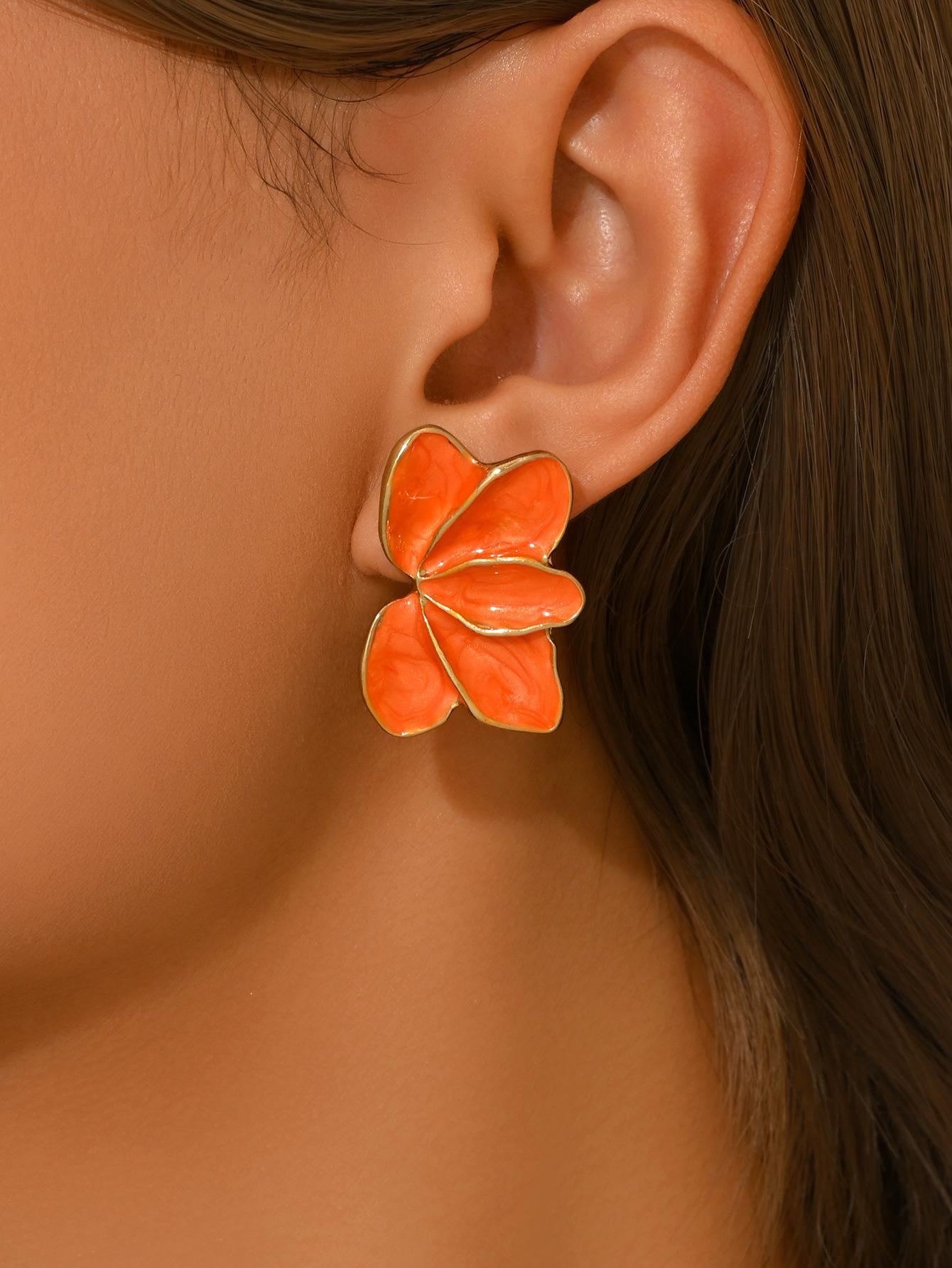 Country-style, fresh and sweet, colorful flower petal stud earrings, elegant dopamine-shaped flower drop earrings, leaf-shaped earrings