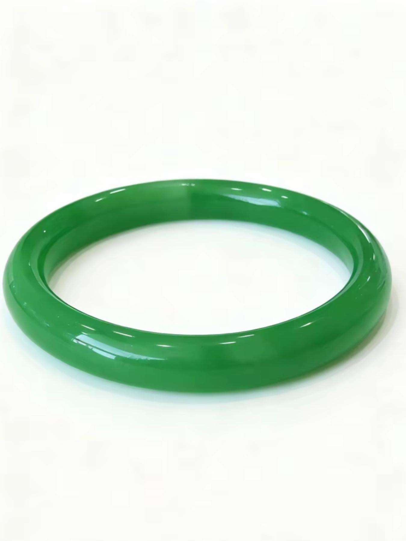 Elegant Eastern Style Jade Bracelet with Gift Box, Beautiful Jewelry, Perfect Gift Choice, Traditional Chinese Ornament, Fine Craftsmanship